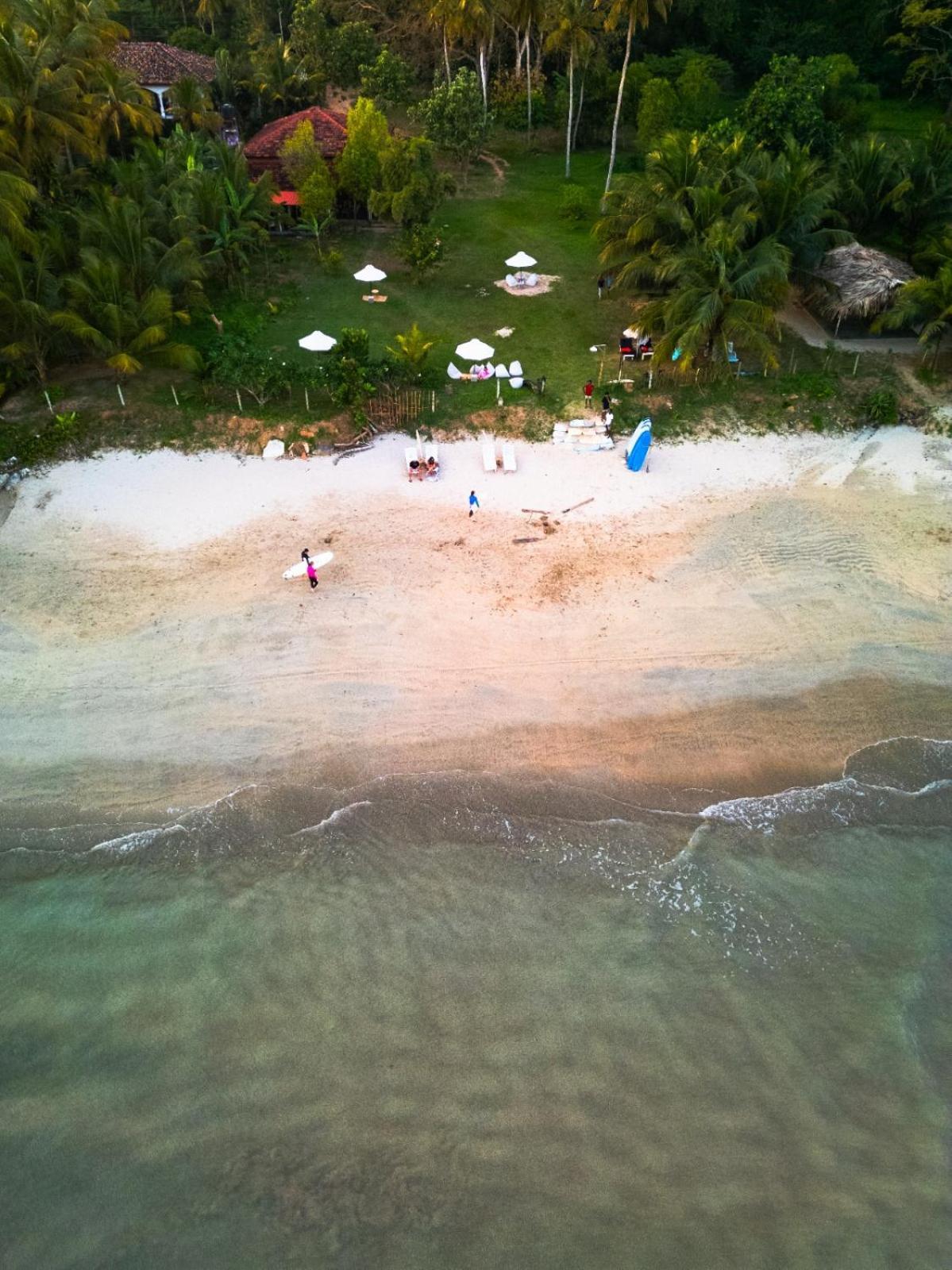 Calma - Surf, Yoga & Coffee On A Private Beach Dickwella Exterior foto